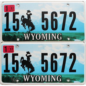 2017 Wyoming License Plates Pair #155672