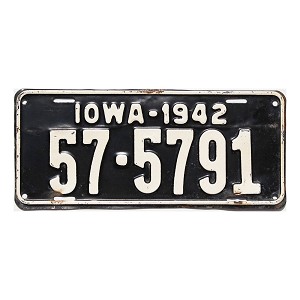 1942 Iowa License Plate #575791
