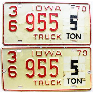 1970 Iowa License Plates Pair #955