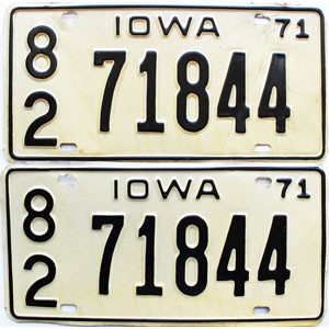 1971 Iowa License Plates Pair #71844