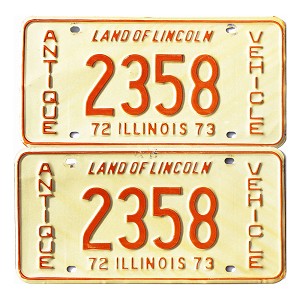 1972 Illinois Antique Vehicle License Plates Pair #2358