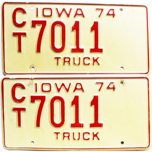 1974 Iowa Truck License Plates Pair #CT7011