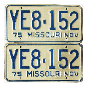 1975 Missouri License Plates Pair #YE8152