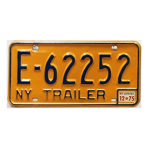 1975 New York Trailer License Plate #E62252