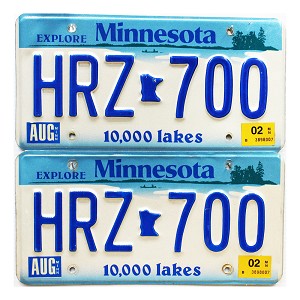 2002 Minnesota License Plates Pair #HRZ700