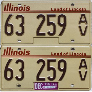 2004 Illinois Antique Vehicle License Plates Pair #63259