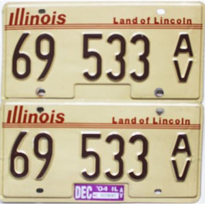 2004 Illinois Antique Vehicle License Plates Pair #69533